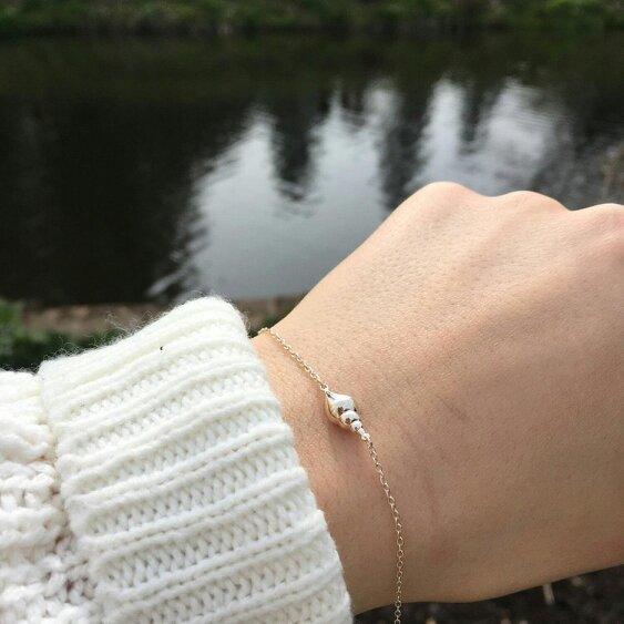 Reeves & Reeves Conch Shell Bracelet