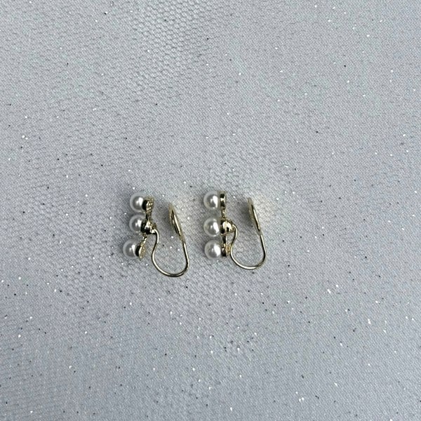 Pearl Clip On Earrings, Small Side View, Faux Pearl Earrings For Non Pierced Ears, Small Pearl Clip Ons, Vintage Style Pearl Earrings, Classic Clip On Earrings