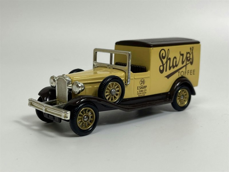 MCSlots Packard Town Van Sharps Toffee Days Gone Lledo 22011D B3