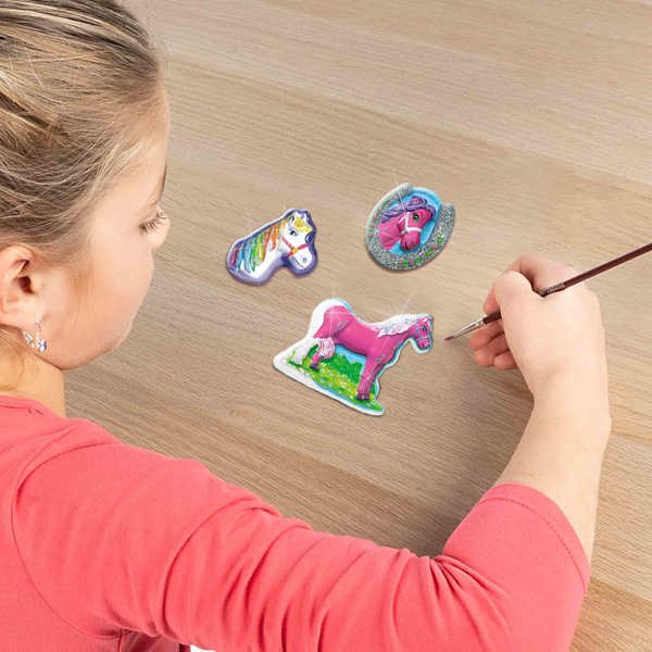 SES Creative Casting and painting - Fantasy horses