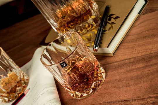 Diamante Dorchester Whisky Tumblers with Tray - Set of 2