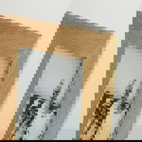 MijMoj Design Solid Oak Hinged Double Picture Frame - For 6x4" or 7x5" Photos