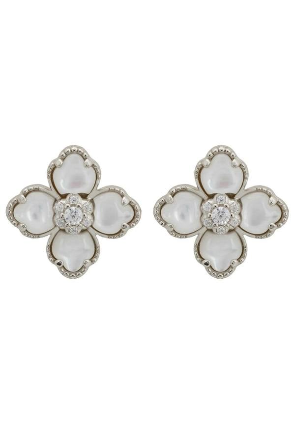 Pearl clover silver stud earrings.
