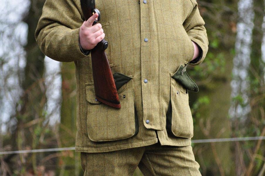 Bellowed pockets on the Derby tweed shooting jacket