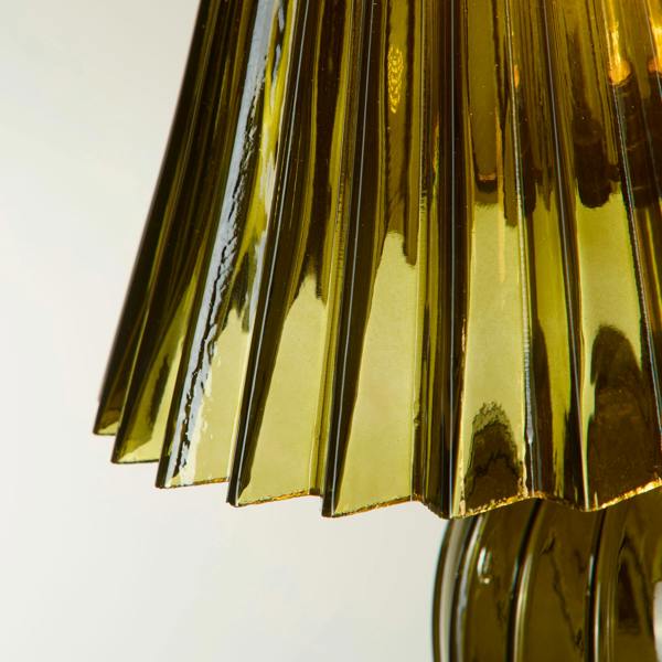 Lighting Collection Ribbed Green Glass Table Lamp