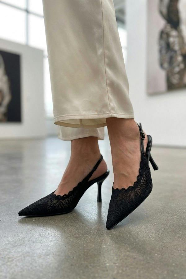Saoirse Pointed Toe Lace Slingback Heels - Black