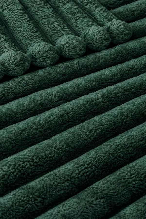 Dyzi Supersoft Ribbed Fleece Throw Blanket for Couch & Bed – Cozy Jacquard Home Blanket