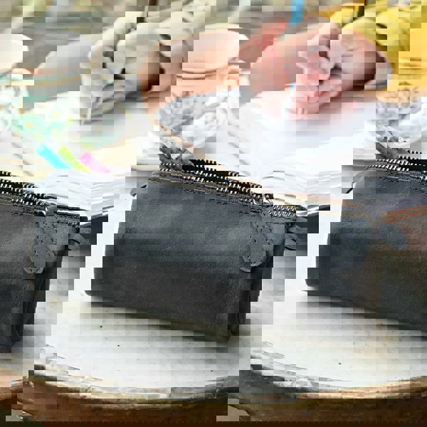 Paper High Buffalo Leather Round Pencil Case