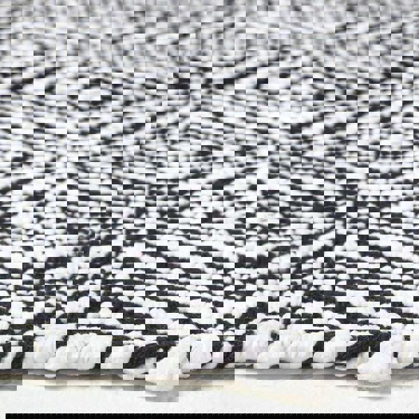 HOMESCAPES Trance Black and White Diamond Pattern Recycled Fibre Rug