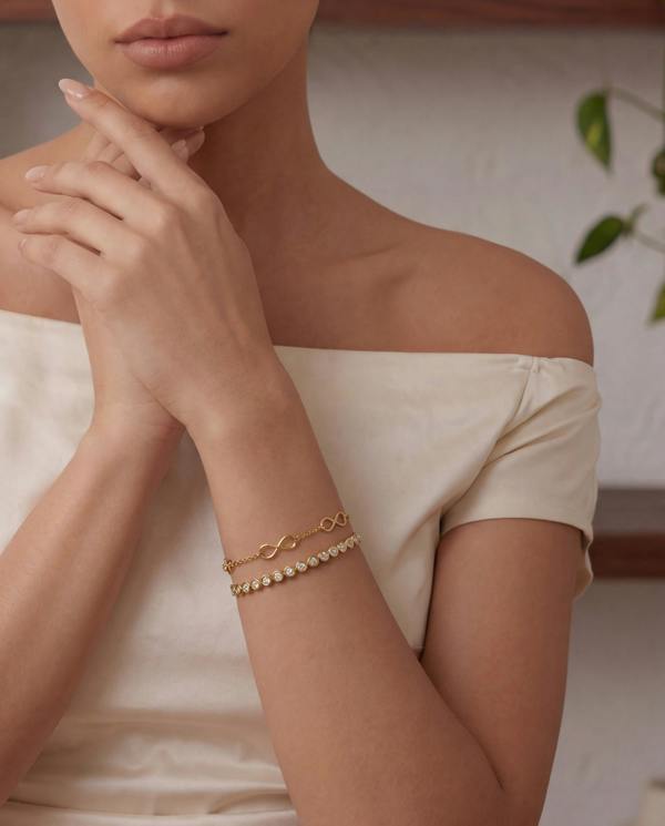 Elk & Bloom 14K Gold Infinity Loop Chain Bracelet