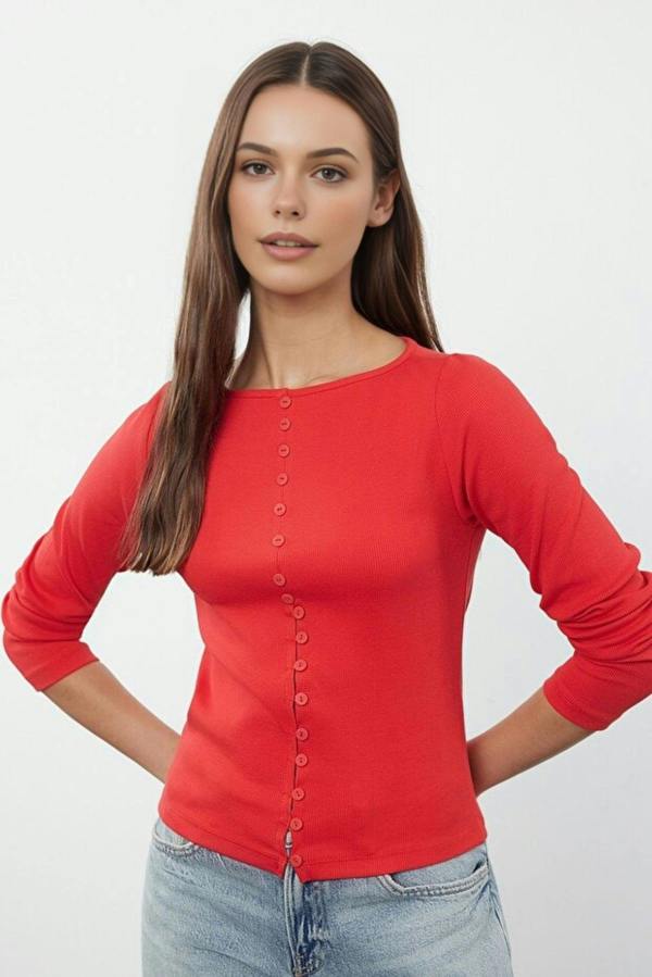 WOVCOR Crew Neck Knit Blouse with Button Detail