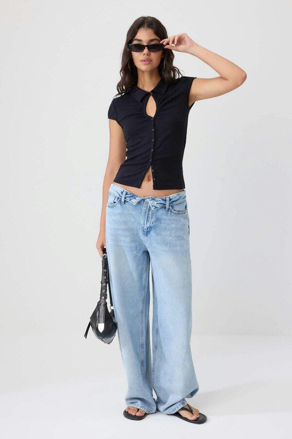 WOVCOR Keyhole Neck Short Sleeve Fitted Knit Blouse