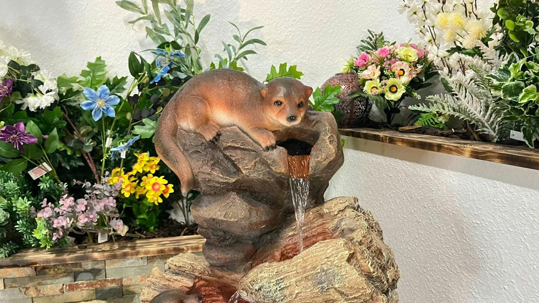 Tranquillity Water Features Curious Otters Animal Animal Fountain Water Feature