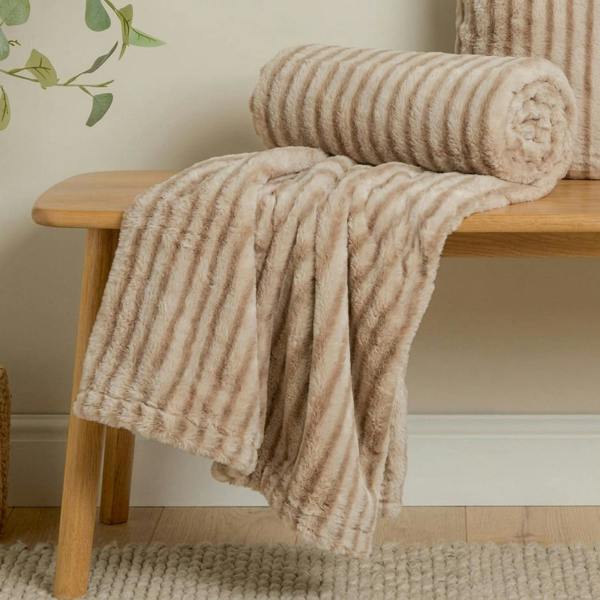 Garden Greatness Classic Striped Cosy Mallory Throw