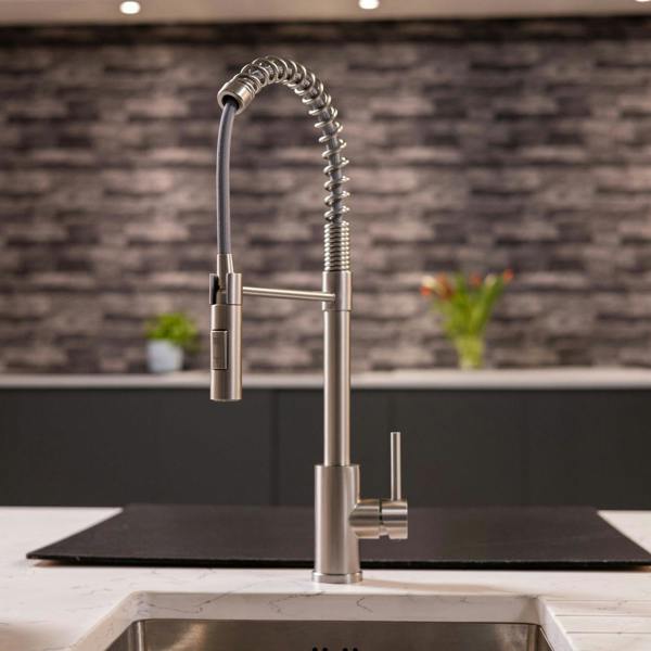 Flode Fjädra | Pull Out Kitchen Sink Mixer Tap | Spring Style Mixer Tap | Brushed Steel | Square Head
