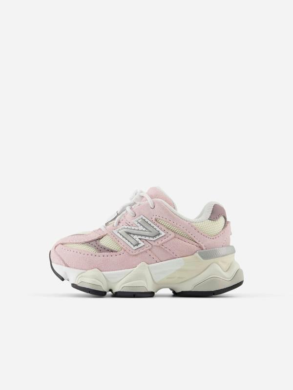 New Balance Girls 9060 Trainers in Pink