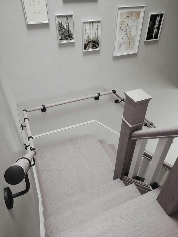 Handrails Direct Pattingham Grey Wood Quarter Landing Handrail