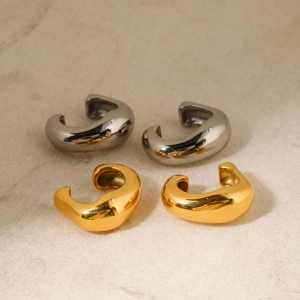 Elk & Bloom Chubby 14k Gold Huggie Hoop Ear Cuff