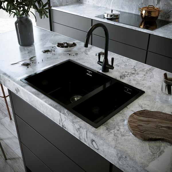 Flode Vänern | 1.5 Bowl Comite Kitchen Sink | Inset or Undermounted | 670mm x 440mm | Strainer Wastes Supplied | Gloss Black Finish