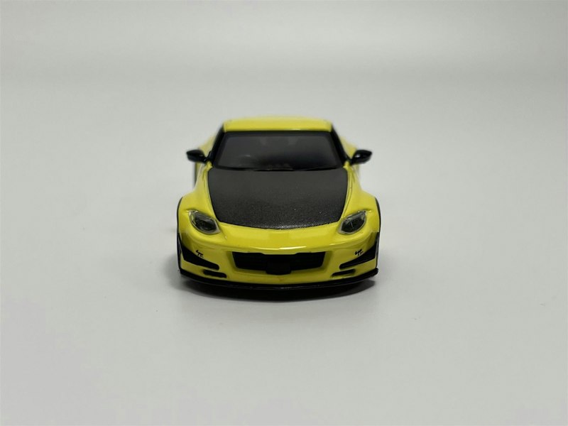 Mini GT Nissan Z Pandem Ikazuchi Yellow RHD 1:64 Mini GT MGT00752R