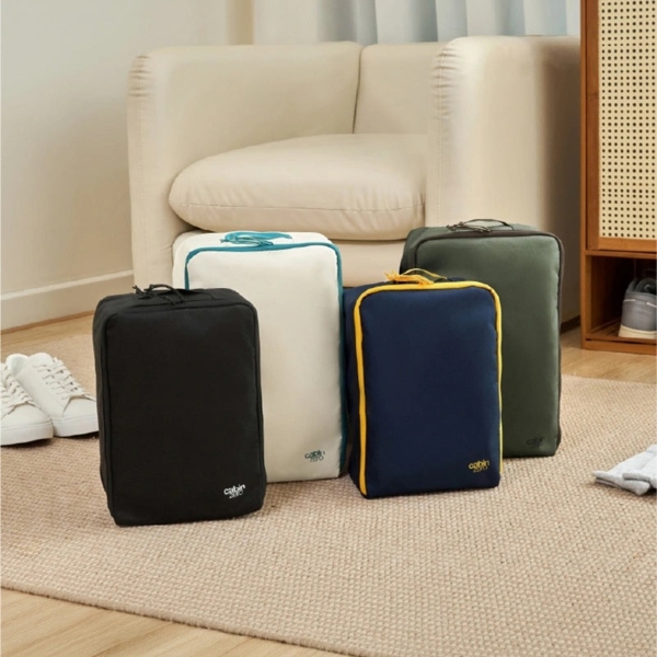 CabinZero Classic Shoe Cube L, Fits Shoes up to UK 13, Removable Divider and Mesh Pocket