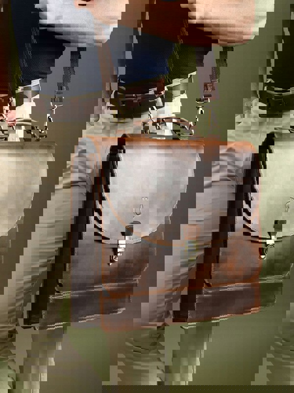 Yorke Leather Laptop Messenger Bag - DÖTCH CLUB