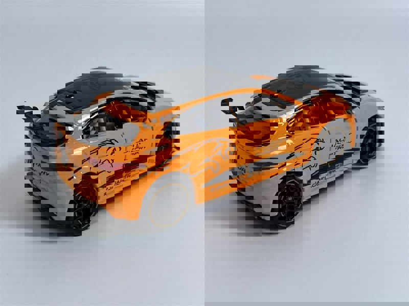 Tayumo Jaguar I Pace e Trophy Orange LHD 1:36 Scale - Pull & Go Tayumo 36100024