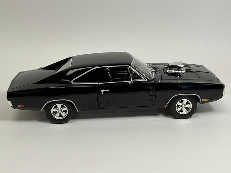 Greenlight 1970 Dodge Charger with Blown Engine Black 1:18 Greenlight Artisan Collection 19122