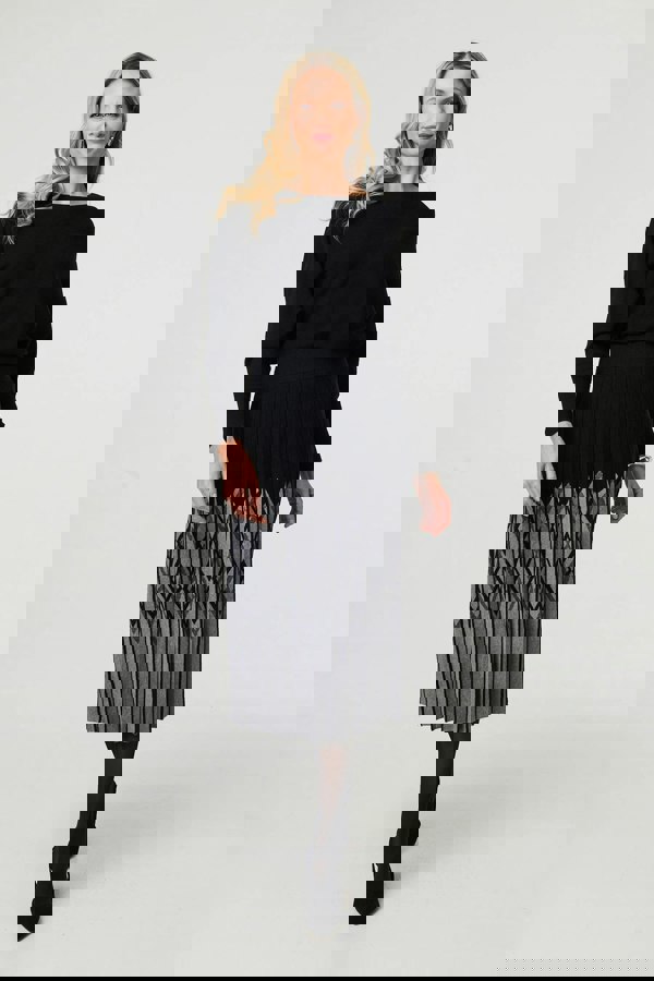 Black | Geo Print Pleated Knit Midi Skirt
