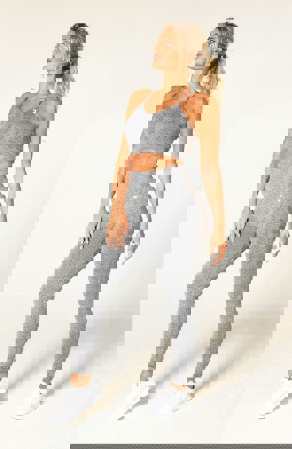 V3 Apparel Women's Define seamless scrunch bum shaping high waisted leggings in grey marl – Squat proof sports tights for Gym workouts training, Running, yoga, bodybuilding and bikini fitness.