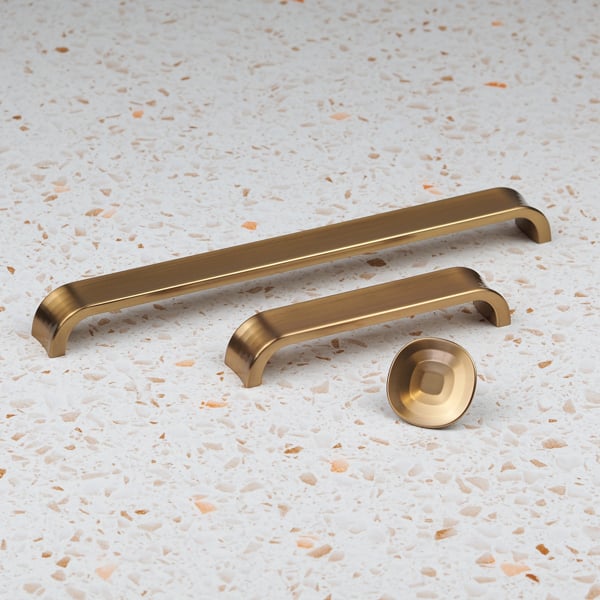 Handle & Home Dark Bronze Rippled Handles and Coordinating Disc Knob