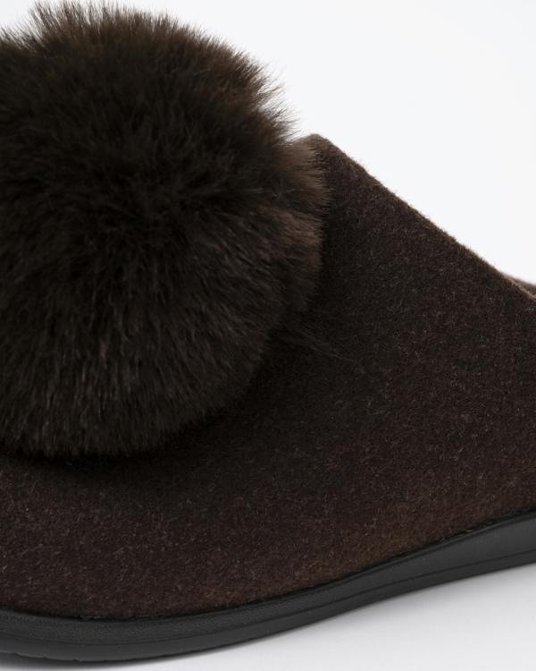 Close up of the FitFlop IQ-Snug Womens Felt Pom Pom Slipper - Chocolate Brown 167