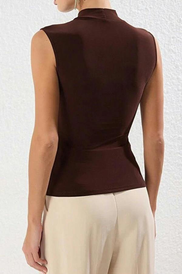 WOVCOR Accessory Detailed Knitted Blouse