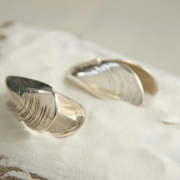 Culinary Concepts Pair of Mussel Eaters
