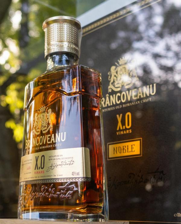 Brancoveanu XO Noble Brandy (Cognac / Coniac / Vinars) in a book / Brancoveanu Carte 700ml