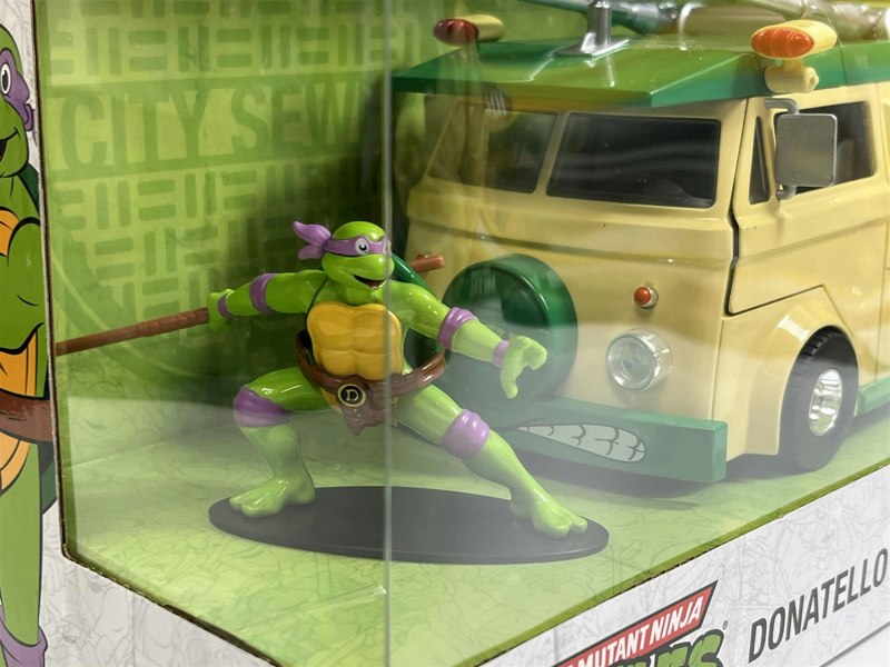 Jada Teenage Mutant Ninja Turtles Donatello Figure and Party Wagon 1:24 Jada 253285003