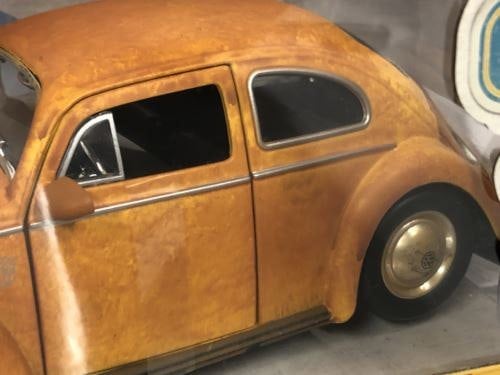 transformers bumblebee vw beetle with charlie figure 1:24 scale jada 30114