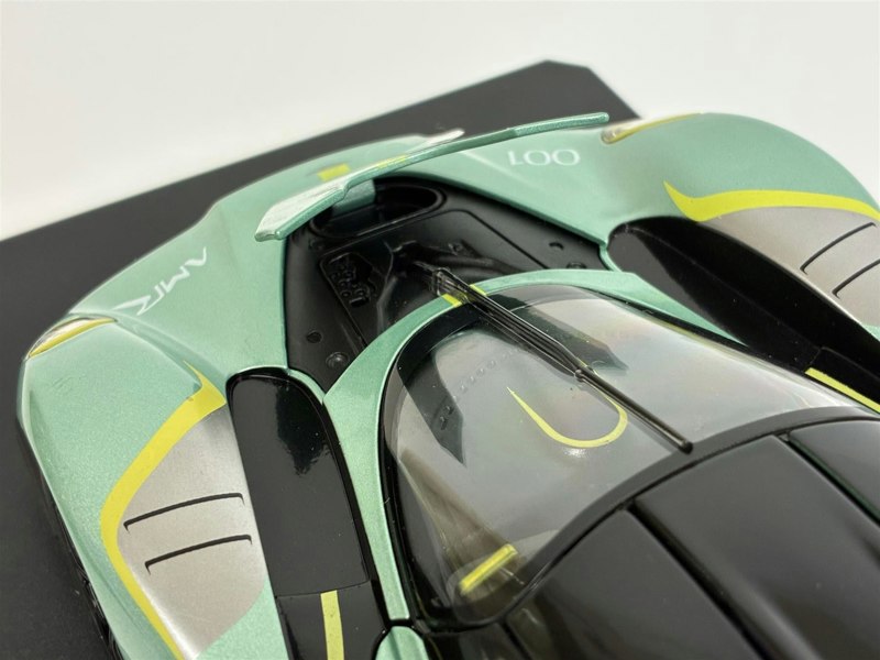 Aston Martin Valkyrie Appletree Green 1:18 Scale CMJ Diecast DC118AMVKSG