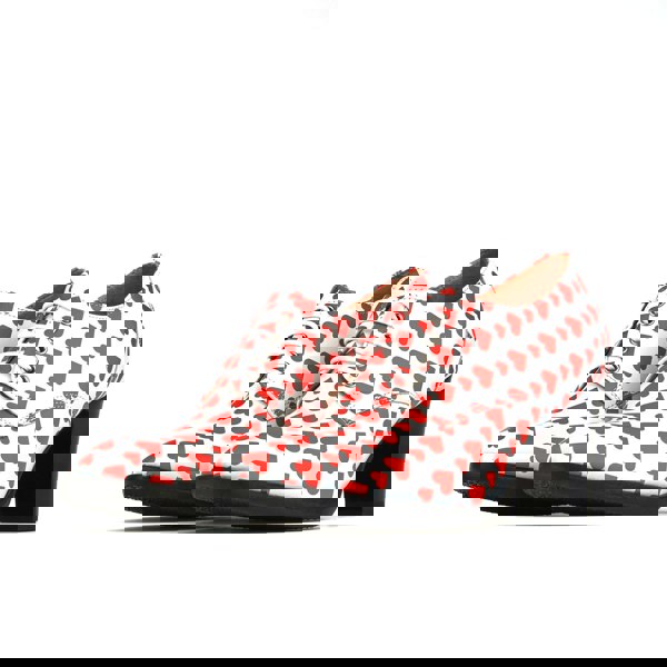Embassy London Roulette - Love Struck - Women's 3 inch block heel oxford pump in heart shape print