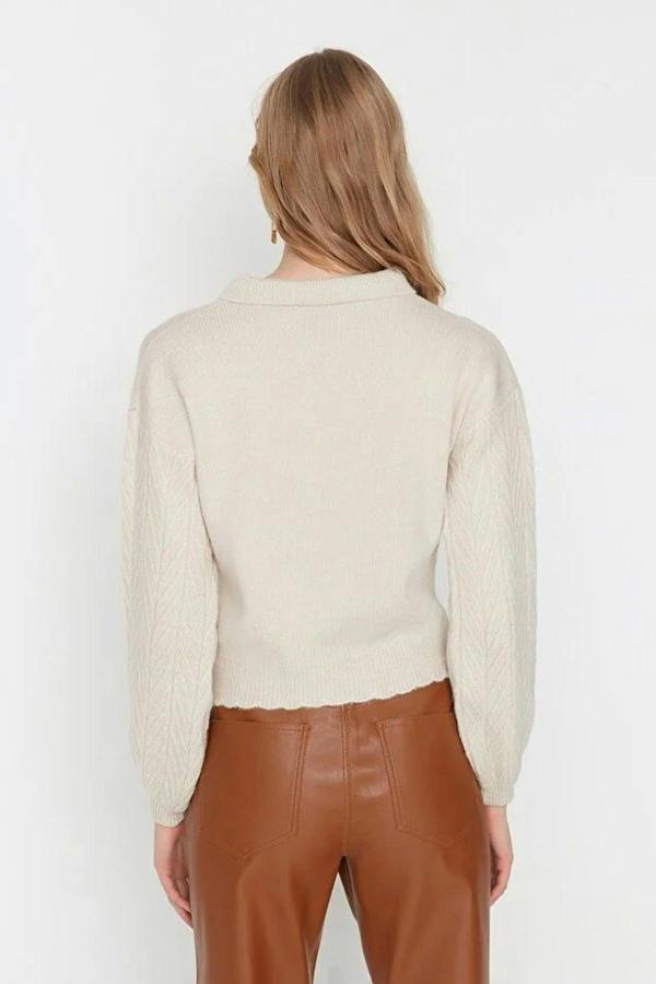 WOVCOR Soft Textured Knit Sweater with Collar Detail