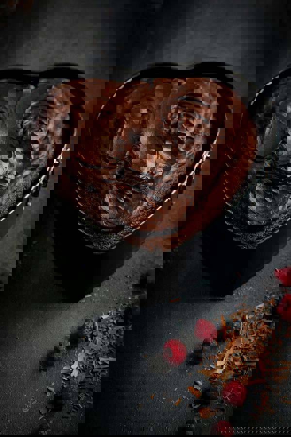 MasterClass 24pc Baking Set with Non-Stick Round Tin, 2lb Loaf Tin, Biscuit Press/Icing Gun, 8 Stainless Steel Nozzles & 13 Cutters