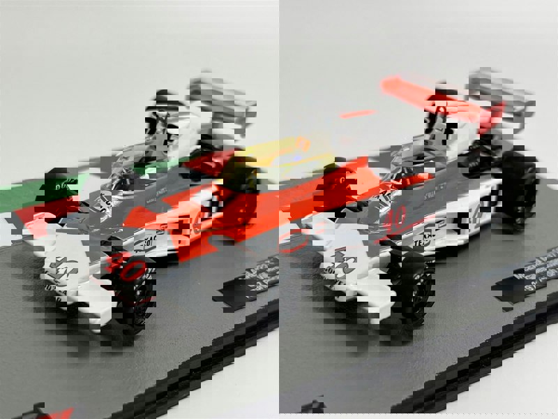 F1 Collection Gilles Villeneuve McLaren M23 1977 British Grand Prix 1:43 Scale F1 Collection