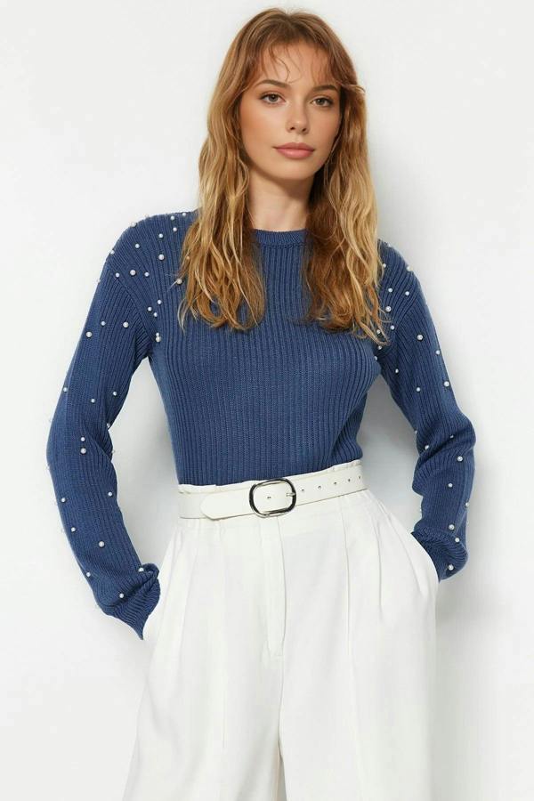 WOVCOR Crew Neck Knit Sweater with Pearl Details