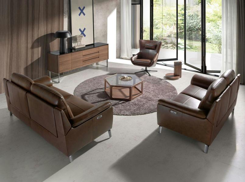 Angel Cerdá Cognac Brown Leather Swivel Armchair 5089