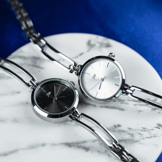 The Colourful Aura Silver Steel Metal White Dial Elegant Party Adjustable Bracelet Watch