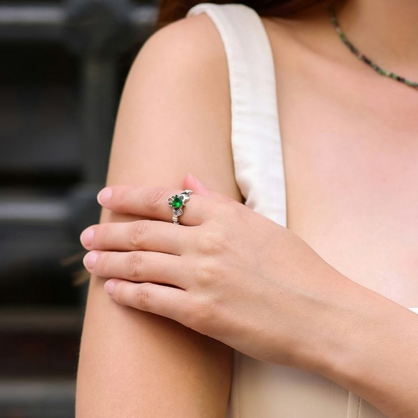 Spero London Sterling Silver Green Claddagh Ring