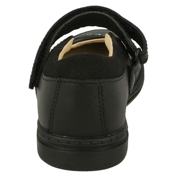 Clarks Girls Clarks Butterfly Detailed School Shoes Scooter Daisy