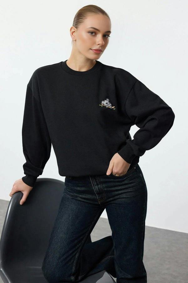 WOVCOR Animal Embroidered Thick Fleece Knit Sweatshirt