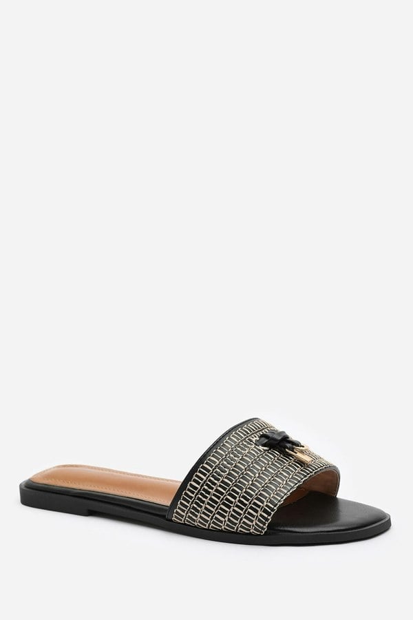 Where's That From Frankii Strap Sandal With Front Straw Strap Lock Detail in Black
