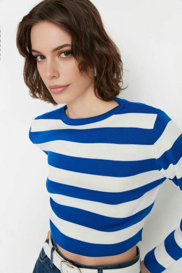 WOVCOR Crop Striped Knit Sweater